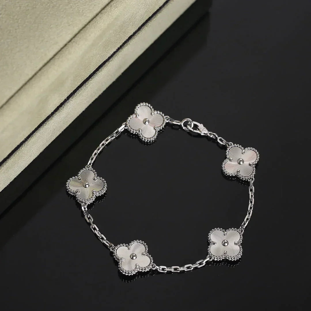 CLOVER in Silver