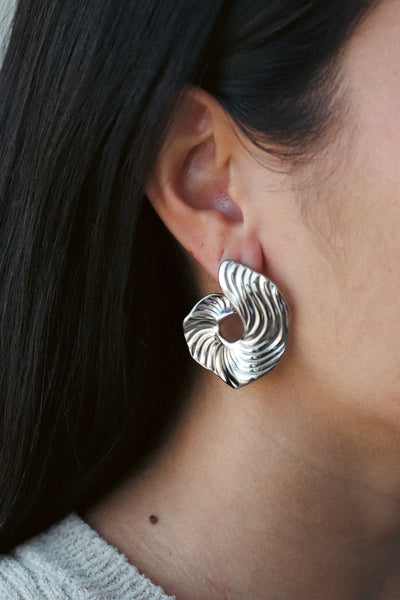 IRIS Golden Sculpture Earrings