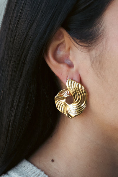 IRIS Golden Sculpture Earrings