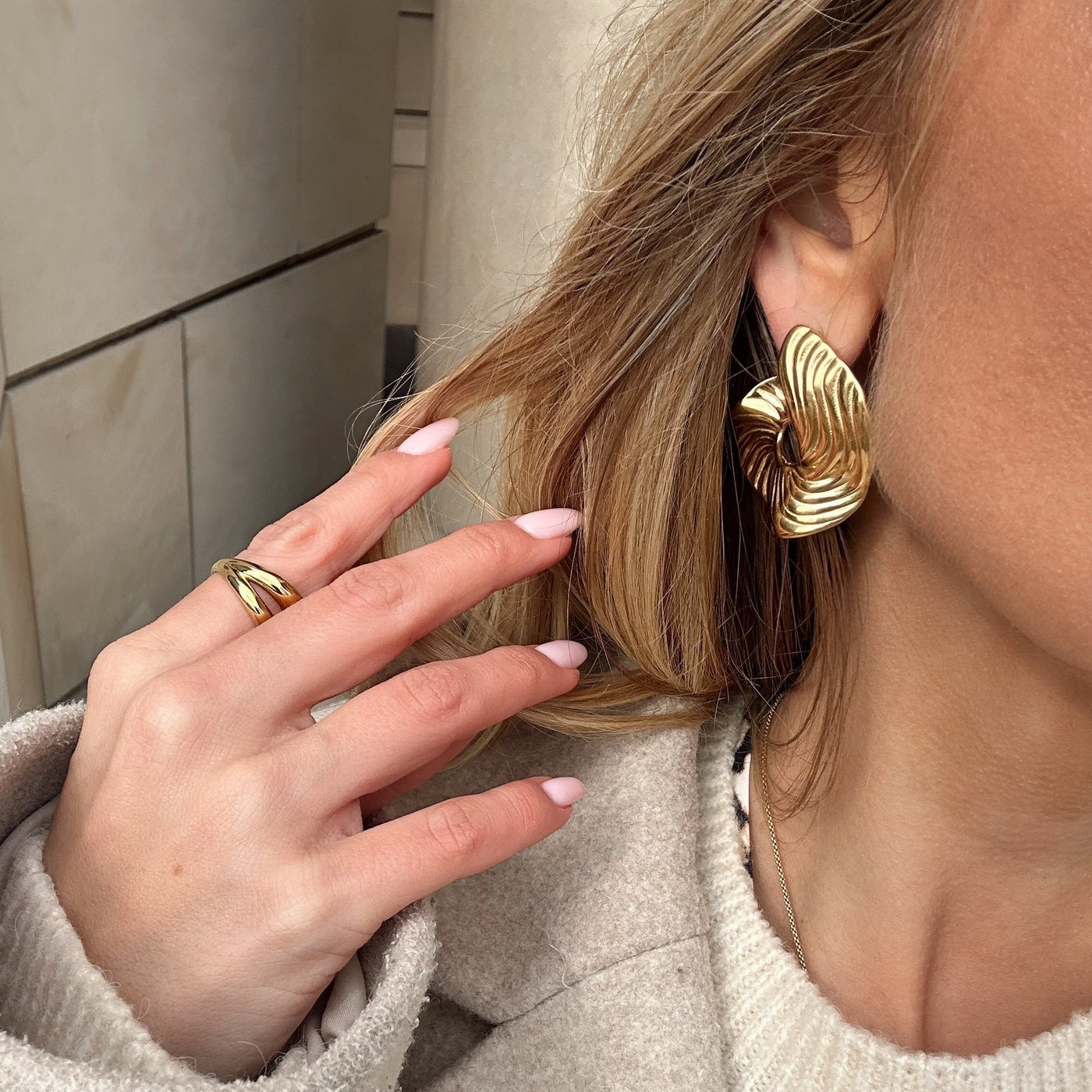 IRIS Golden Sculpture Earrings